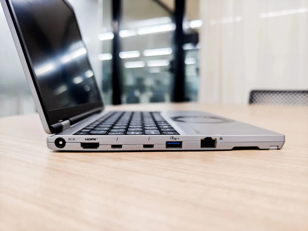 睿智之选 | 松下Let’s Note SR4——移动办公“特优生”大揭秘!