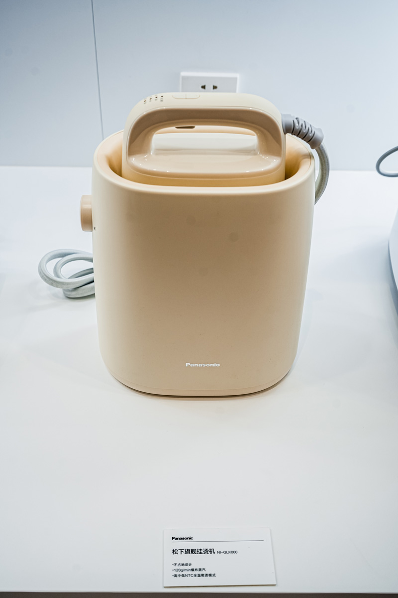 松下不占地挂烫机GLK060