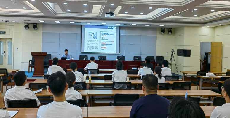 2025年8月向江苏省连云港海关执法人员约30人进行产品真假研修培训及交流