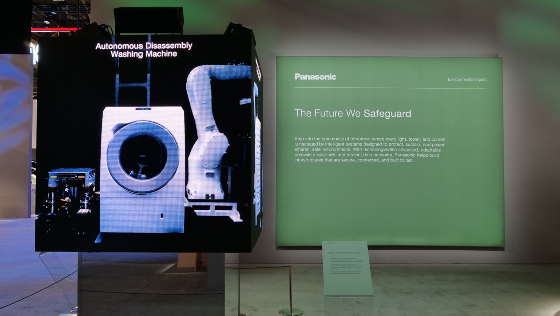 CES2026松下集团展台——视频演示机器人拆解洗衣机、微波炉等家电的作业流程