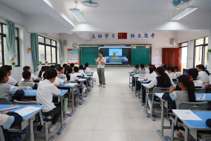 经典互动同步开展，让全年级共享科学探索的快乐