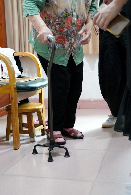 手杖、轮椅、电动床使用场景