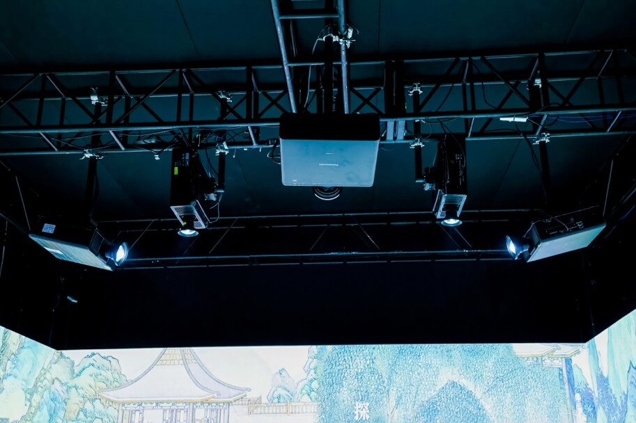入梦红楼——沉浸式CAVE空间