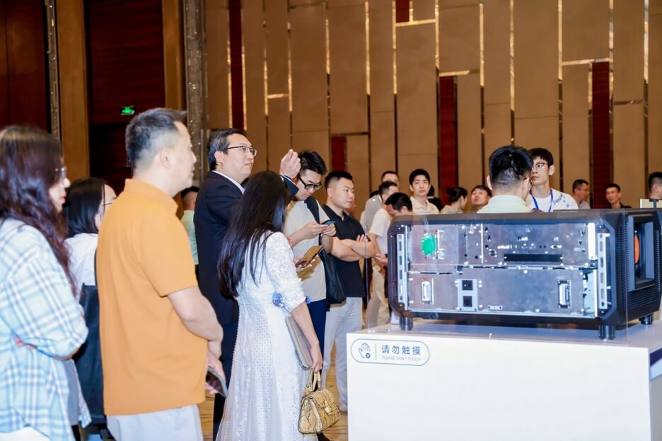 入梦红楼——沉浸式CAVE空间